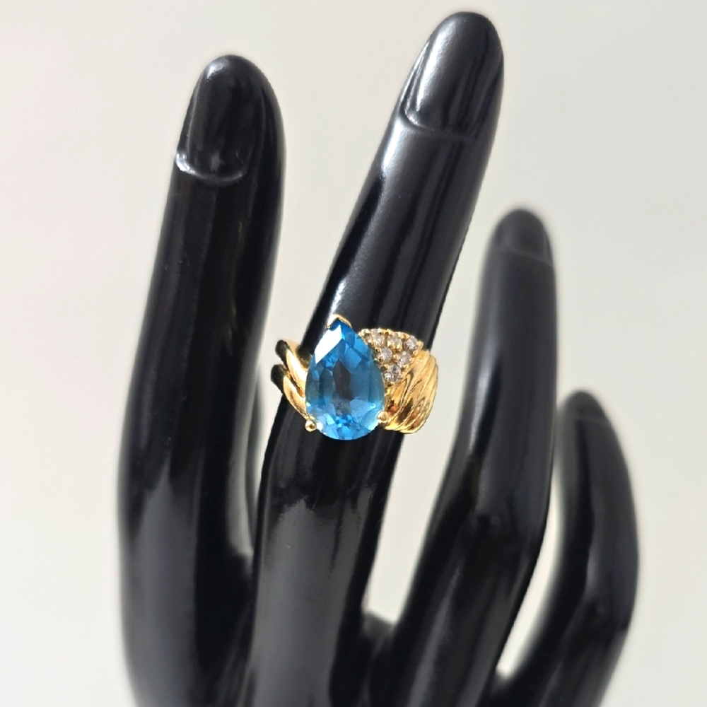 Watch Video / 14K Gold London Topaz And Diamond Ring